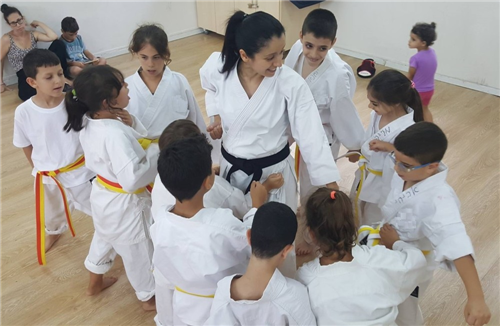 חוגי קראטה בחיפה "סיישין קאן" שוטוקאן - בהדרכת רחל שלומי